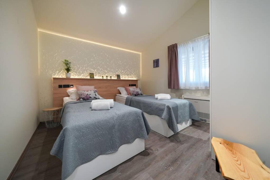 Apartment Vala, 4*, Sea View & Private Heated Pool Pridraga Luaran gambar
