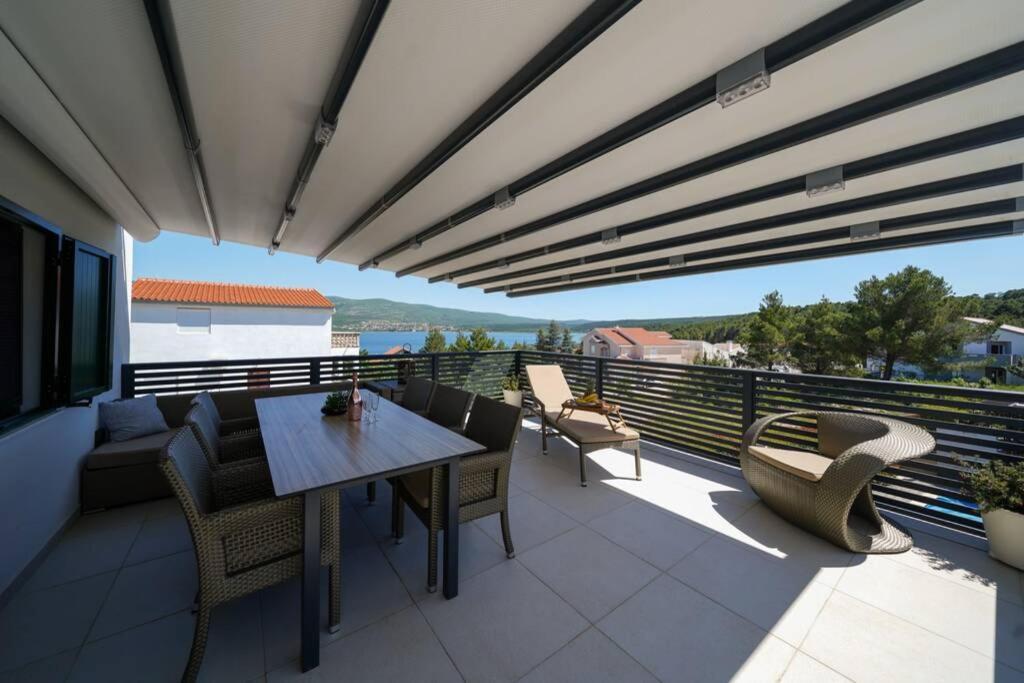 Apartment Vala, 4*, Sea View & Private Heated Pool Pridraga Luaran gambar