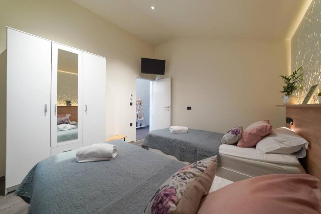 Apartment Vala, 4*, Sea View & Private Heated Pool Pridraga Luaran gambar