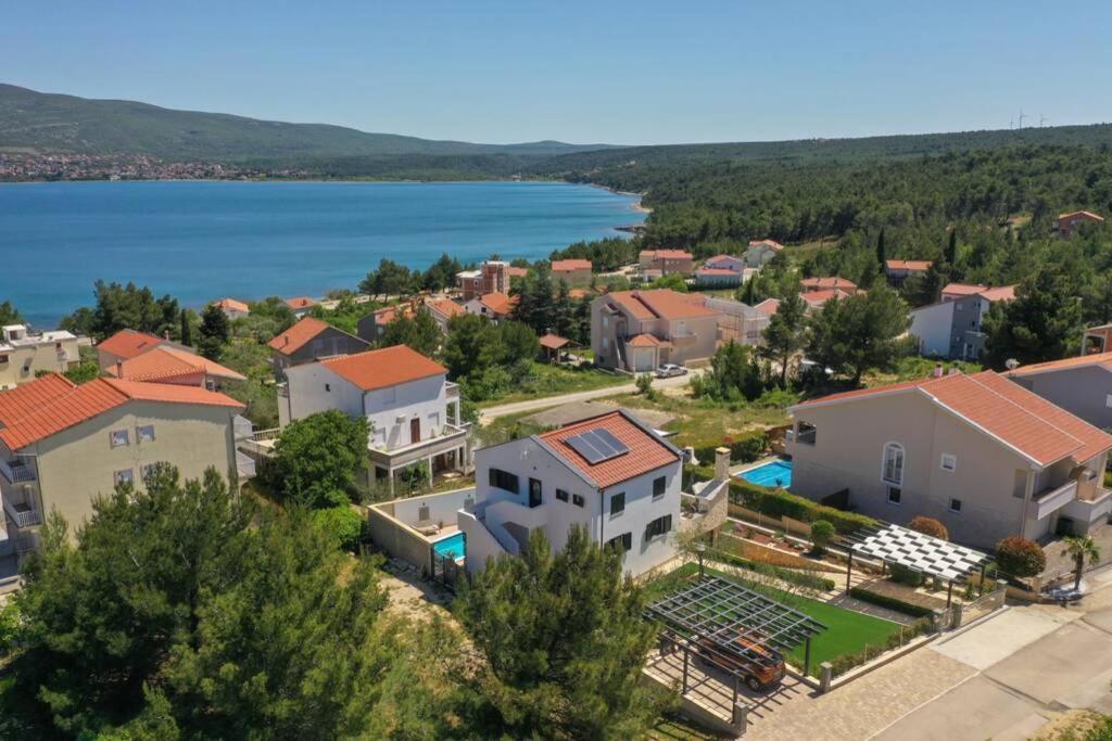 Apartment Vala, 4*, Sea View & Private Heated Pool Pridraga Luaran gambar
